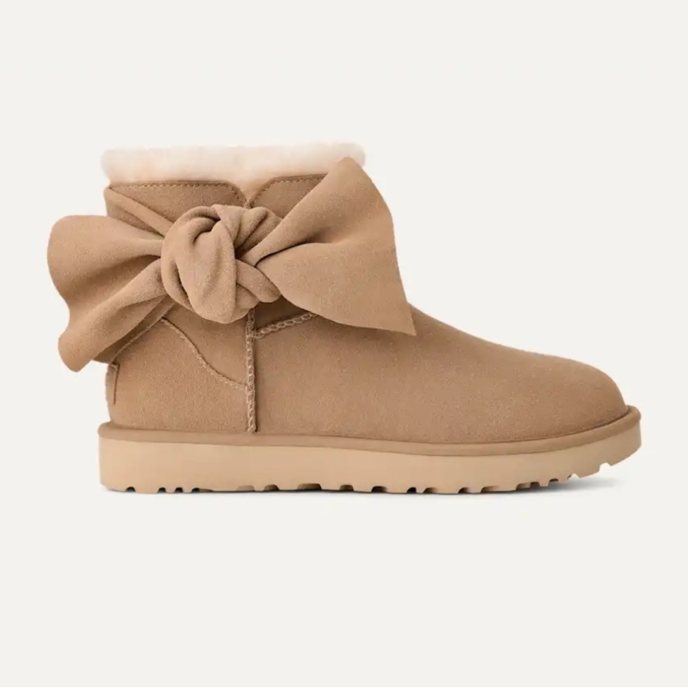 UGG Sand classic mini bow boots